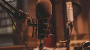 Rádio resiste à era digital e segue forte no Brasil