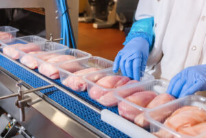 Após China, União Europeia e Argentina suspendem compra de frango do Brasil