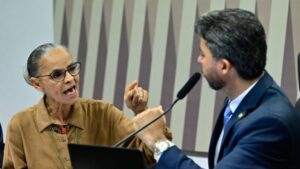 ‘Ninguém vai dizer qual é o meu lugar’, diz Marina após ataques no Senado