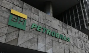 Petrobras anuncia novos poços e retomada de fábricas de fertilizantes