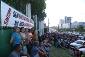 Professores da rede municipal mantêm greve em Marabá