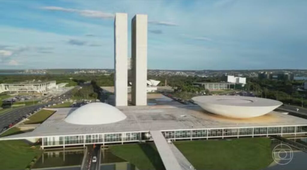 Câmara faz substituições após decisão do STF tirar o mandato de sete deputados