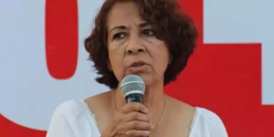 Grupo armado invade gabinete e mata prefeita a tiros
