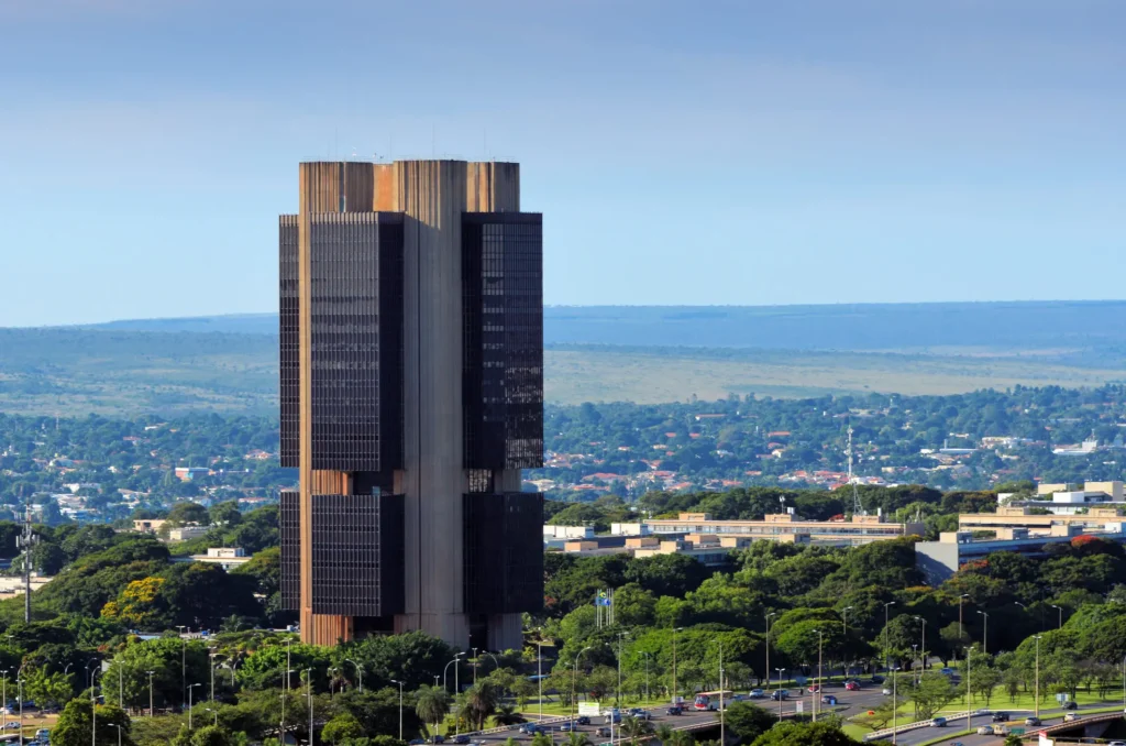 Ataque hacker a serviço bancário pode ter desviado R$ 800 milhões