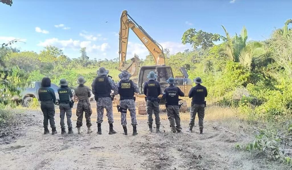 Operação destrói garimpo ilegal responsável por contaminar rios com mercúrio em Floresta Nacional de Carajás