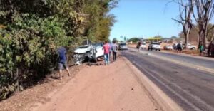 Acidente entre carreta e carro deixa seis mortos na BR-153, no TO, diz PRF