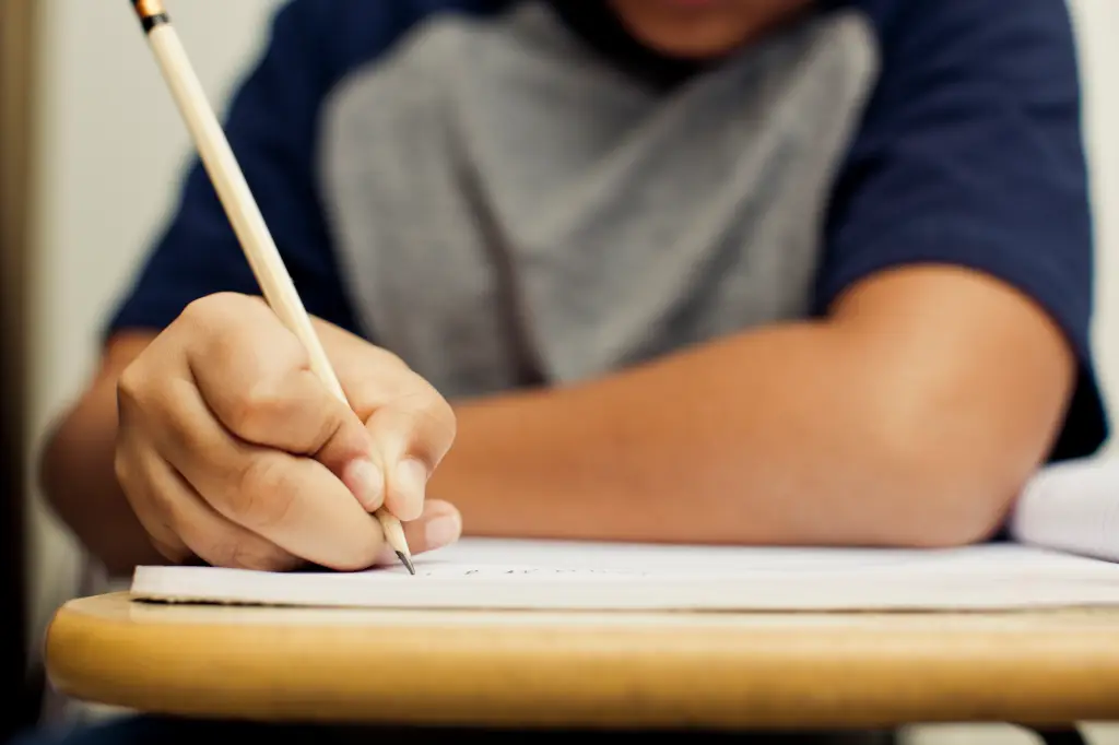 Apenas 3 escolas públicas estão entre as 50 melhores no Enem 2024