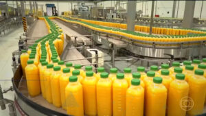 Manga, café, madeira, suco, avião: produtos que preocupam senadores nos EUA