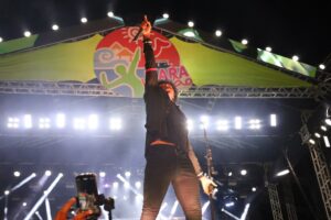 MaraVerão: Em show empolgante, perfomance de Thalles Roberto comove o público