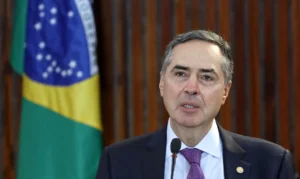Filho de Barroso decide não voltar aos EUA após sanções de Trump