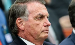 Moraes determina monitoramento de Bolsonaro em tempo integral pela polícia