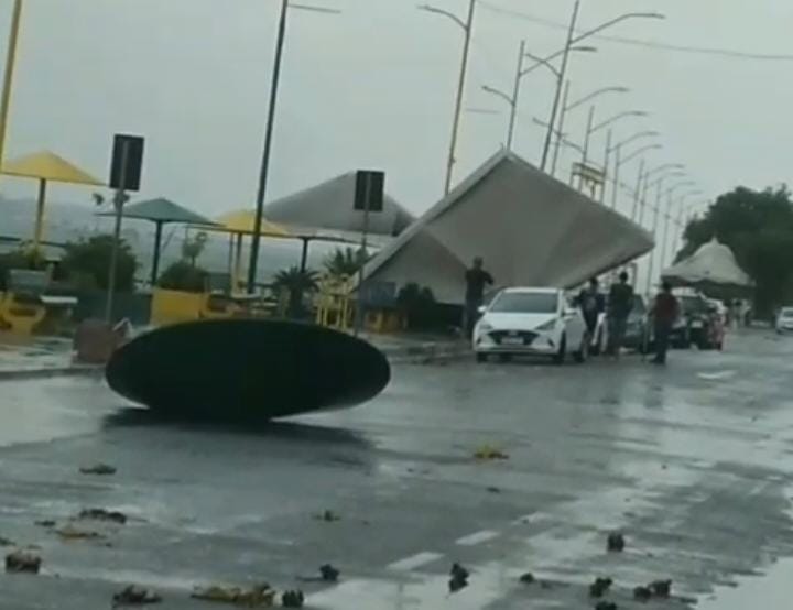 Temporal com forte ventania causa estragos e alagamentos em Marabá