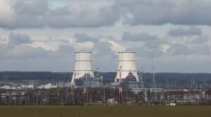 Ataque ucraniano causa incêndio em usina nuclear russa