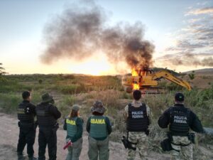 Financiadores de garimpos ilegais são alvos da PF no sul do Pará