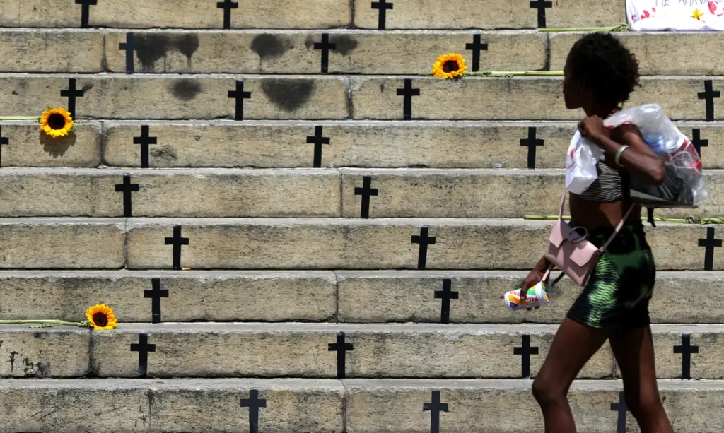 Mortes de mulheres por arma de fogo aumentam em 2025 no país