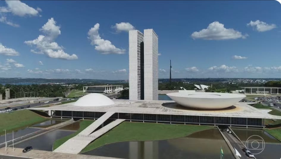 Comissão do Congresso aprova aumento do ‘fundão eleitoral’ para quase R$ 5 bilhões em 2026