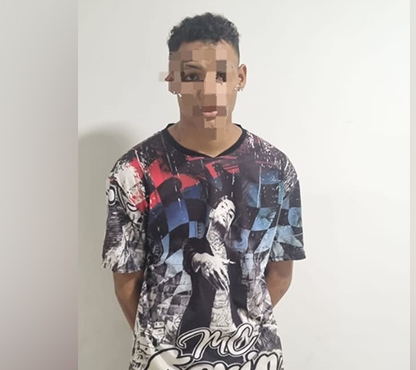 Homem enciumado se arma com duas “peixeiras” para matar ex-companheira