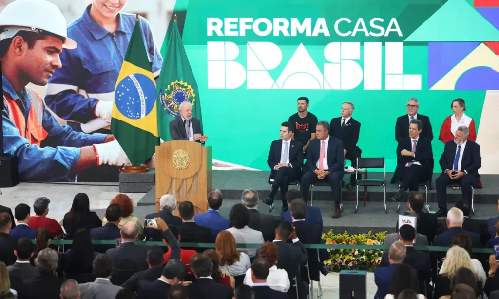Governo federal lança programa de reforma de casas