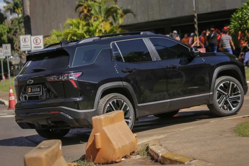 Senado aluga 79 SUVs de luxo com teto solar por R$ 47 milhões