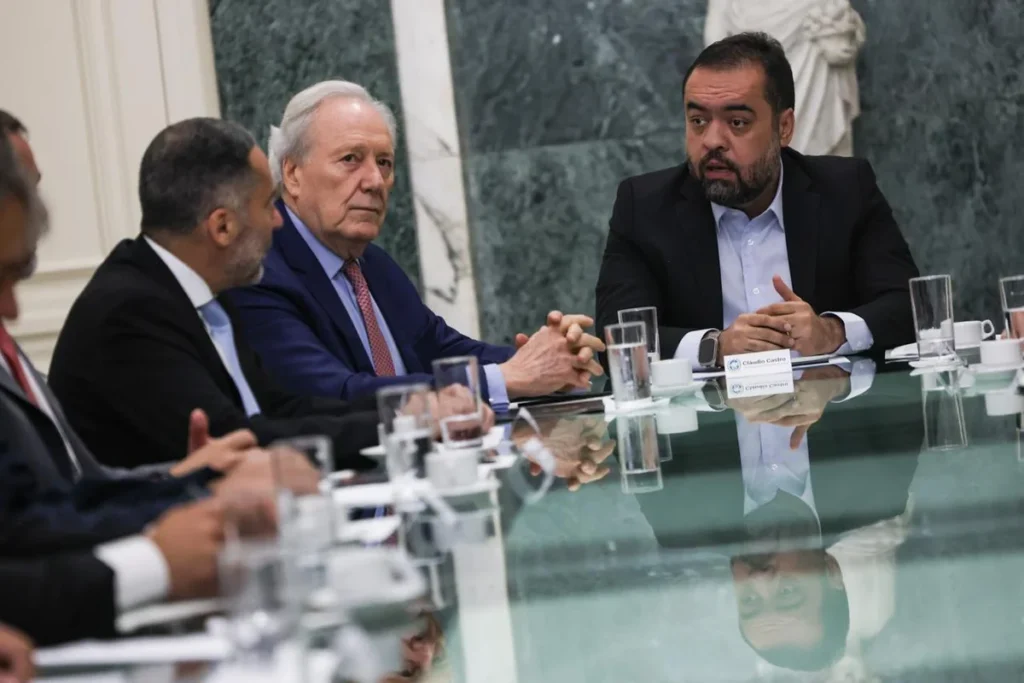 Castro e Lewandowski anunciam criação de escritório emergencial após megaoperação contra o CV