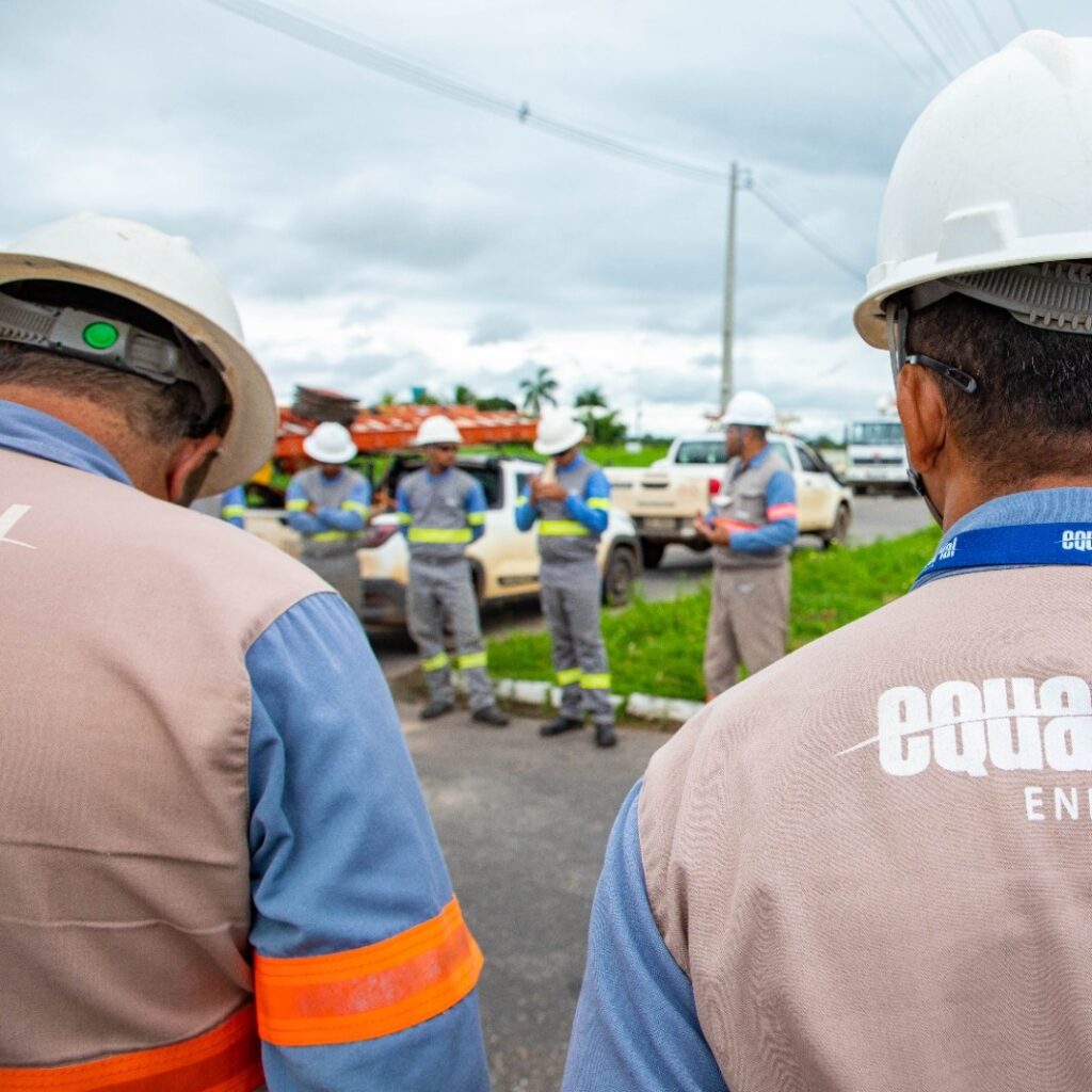 Equipes técnicas atuam para restabelecer o fornecimento de energia em trechos em alguns municípios