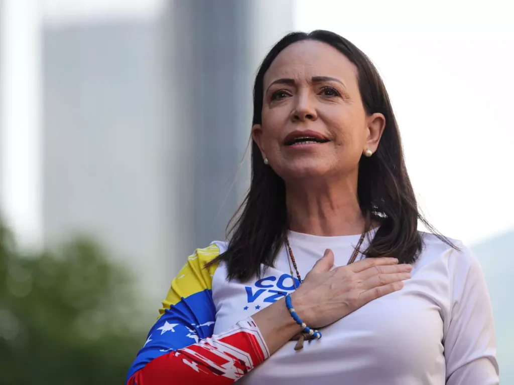 Prêmio Nobel da Paz 2025 vai para María Corina Machado por sua luta pela democracia na Venezuela