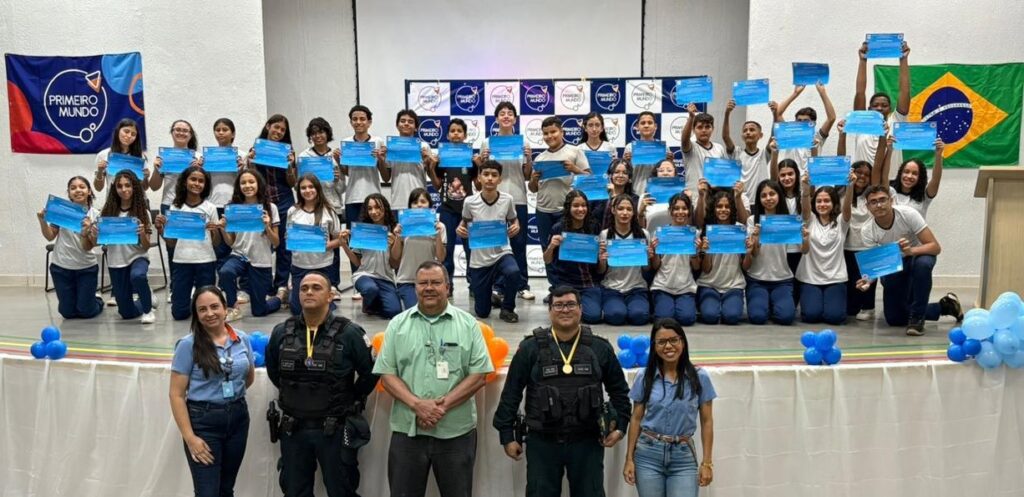 100 alunos de Ourilândia participam de formatura de resistência às drogas