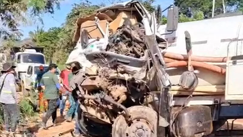 Limpa-fossa da Prefeitura de Marabá colide com caminhão, um morre e dois ficam feridos