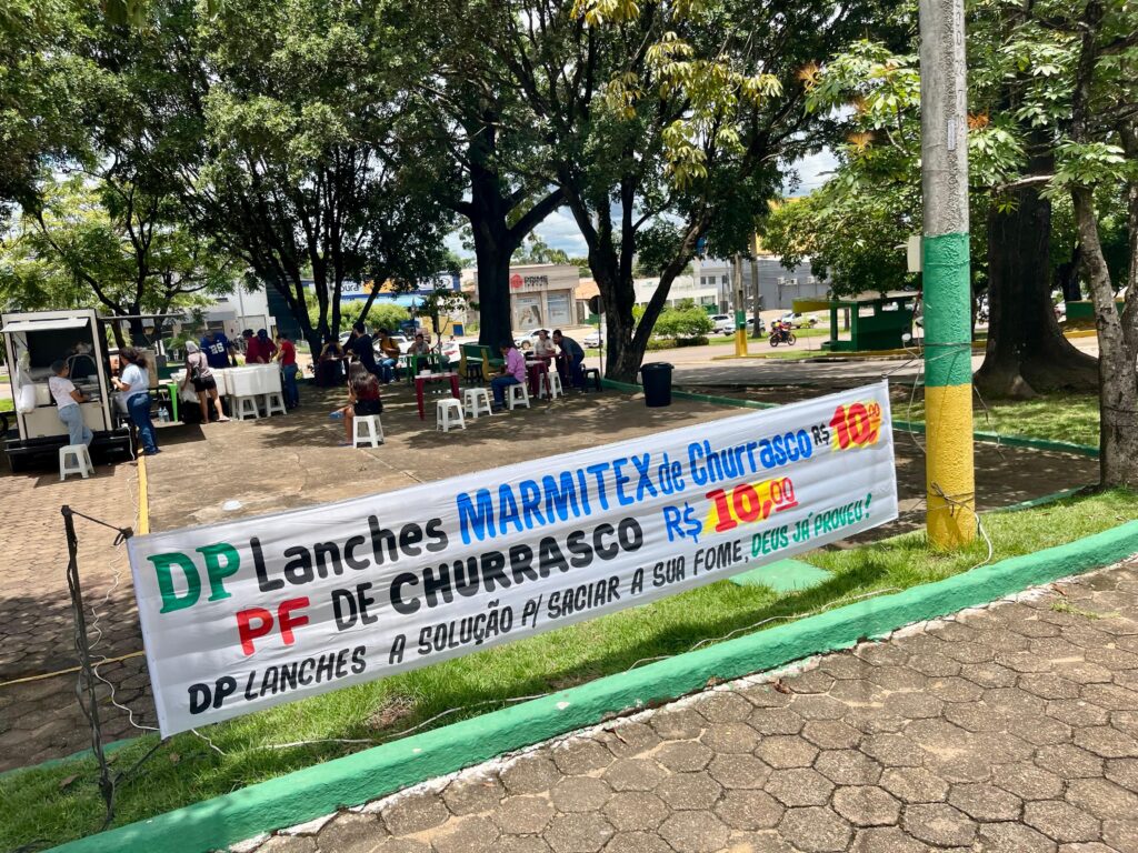 Sem paredes e sem frescura, restaurantes ao ar livre conquistam Marabá