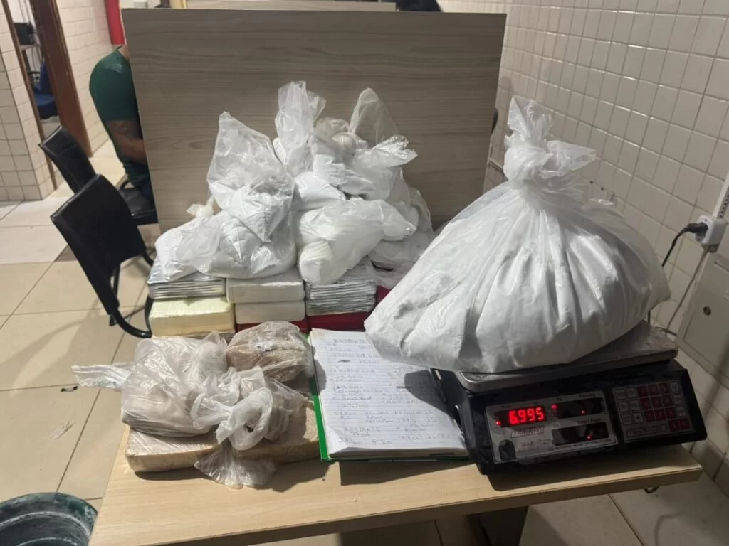 PM estoura refinaria de drogas em Marabá e apreende R$ 600 mil em cocaína e crack