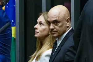 Mulher de Moraes e filho de um ministro tiveram sigilo fiscal quebrado