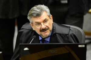 Acusado de importunação sexual, ministro do STJ pede afastamento por 90 dias