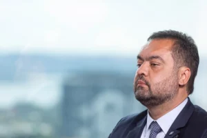 TSE forma maioria para tornar Castro inelegível por abuso de poder