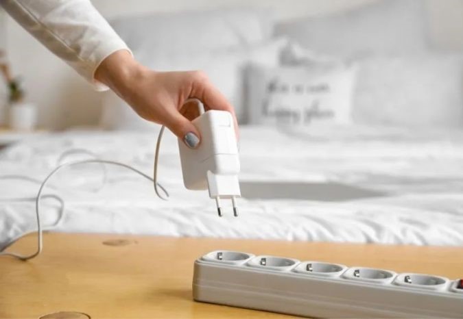 Abril Verde: conscientização ajuda a prevenir acidentes elétricos dentro e fora de casa