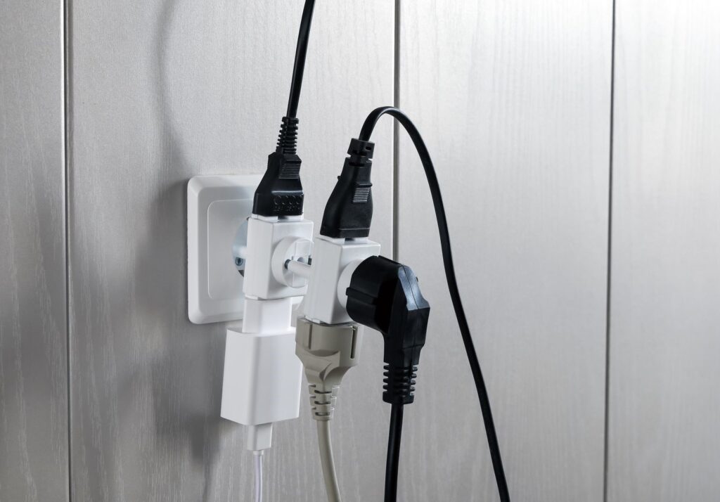 Energia elétrica exige atenção: cuidados simples evitam acidentes dentro de casa