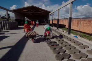 Internos de presídio em Marabá produzem bloquetes e reescrevem o próprio futuro