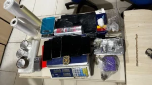 Casal é preso ao tentar entregar droga para cliente que era policial