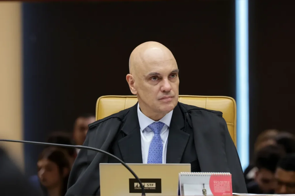 Moraes é notificado sobre ação de Rumble e Trump Media