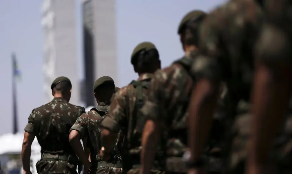 Governo federal corta verba e Exército suspende ação na fronteira contra crime