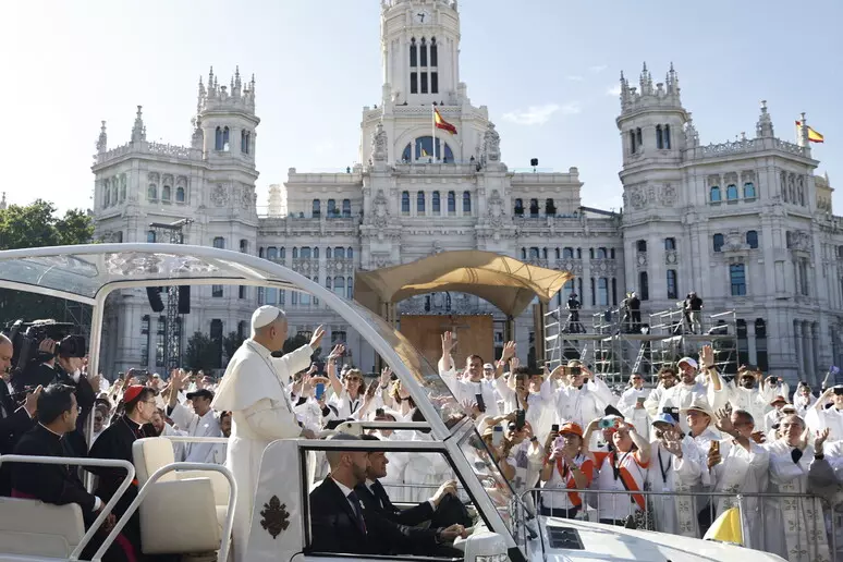 Papa Leão XIV reúne mais de 1,2 milhão de fiéis durante missa em Madri