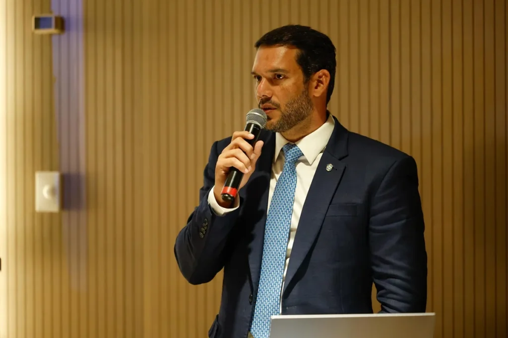 Samir Xaud segue firme na CBF após escândalo e tenta contornar crise familiar