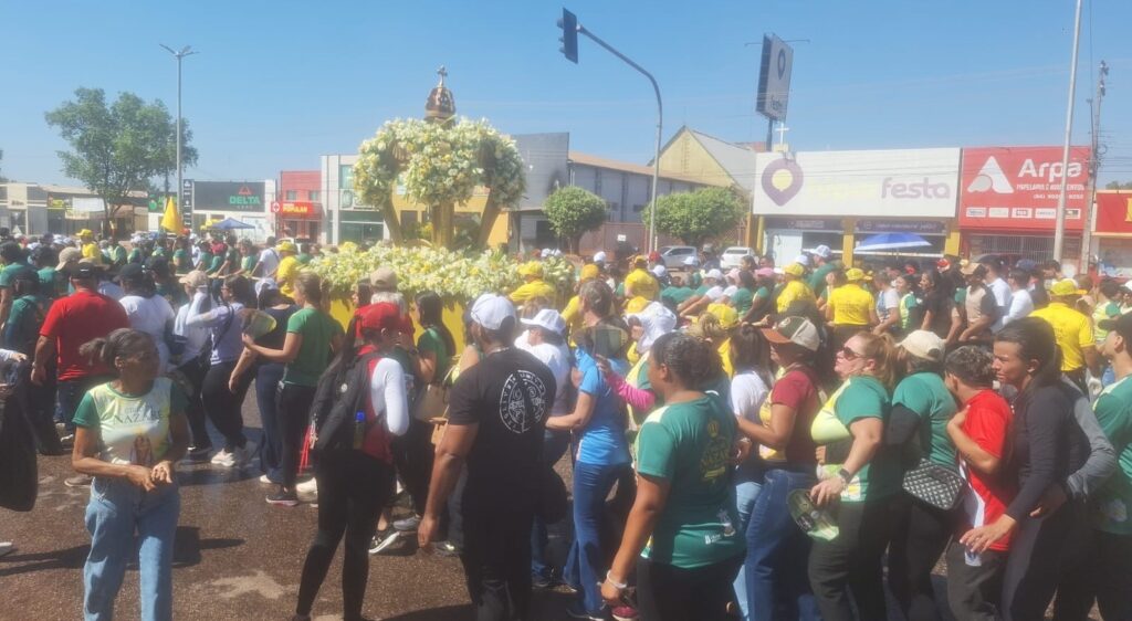 Círio de Nazaré leva milhares de fiéis às ruas de Redenção