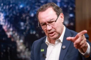 Escritor Augusto Cury saiu de 2% para 11% e já é 3º colocado nas pesquisas para presidente