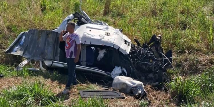 Acidente grave entre ônibus de passageiros e carro na BR 155
