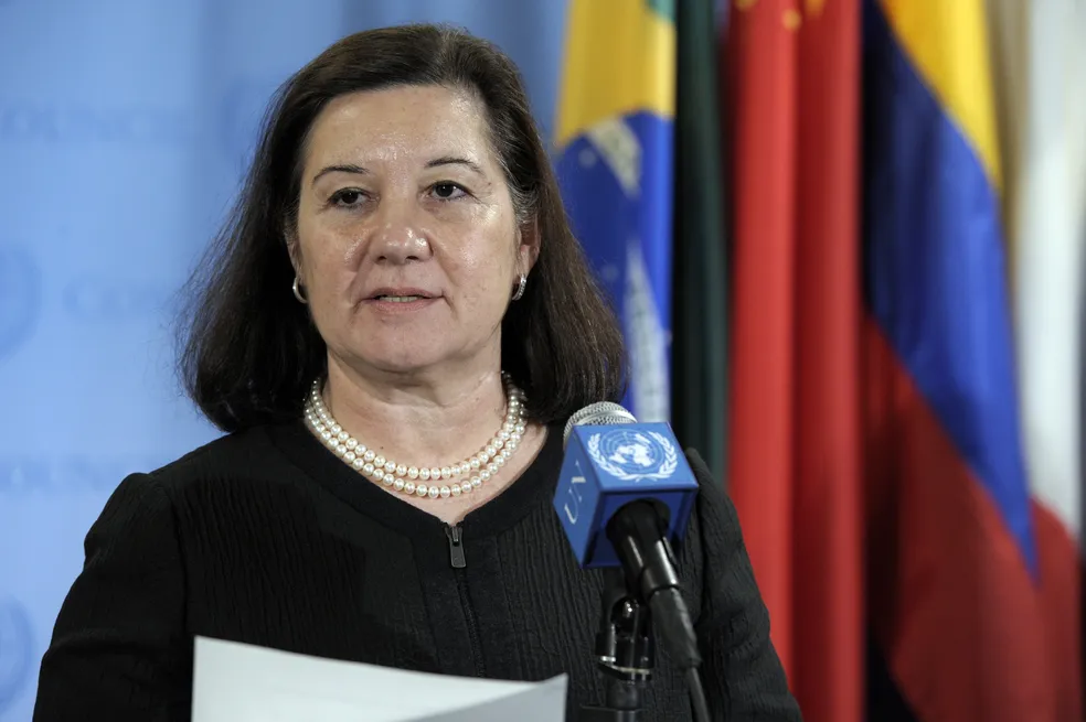 Governo Trump anuncia revogação de visto da embaixadora do Brasil nos EUA