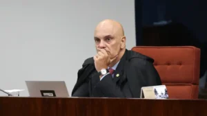Moraes trocou de celular usado em conversa com Vorcaro durante investigações