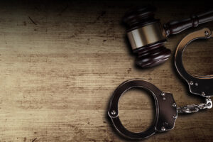 Homem que confessou matar mulher e deixar corpo em cama por 24 horas é condenado 57 anos de prisão