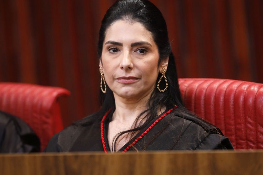 Ministra do TSE que proibiu Globo de exibir púlpito vazio já declarou voto em Lula
