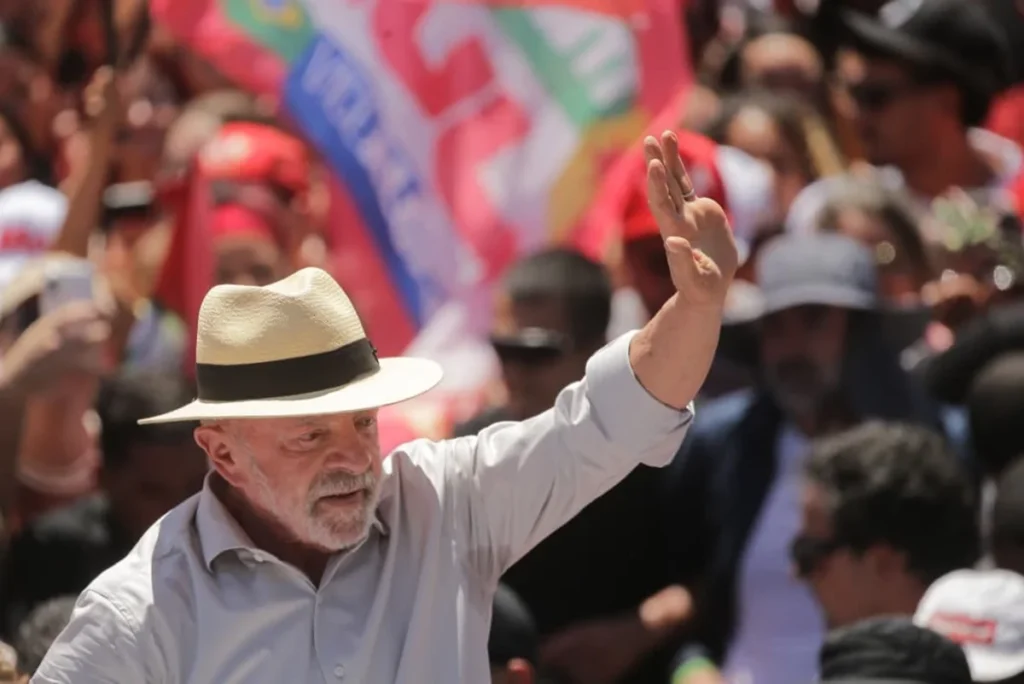 Com 6×1 e passe livre, Lula aposta em medidas populares para 2º turno