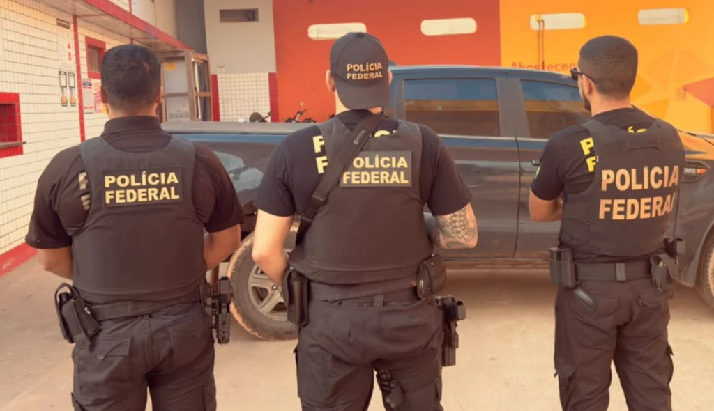 PF apreende helicóptero em operação contra o comércio ilegal de ouro no sul do Pará